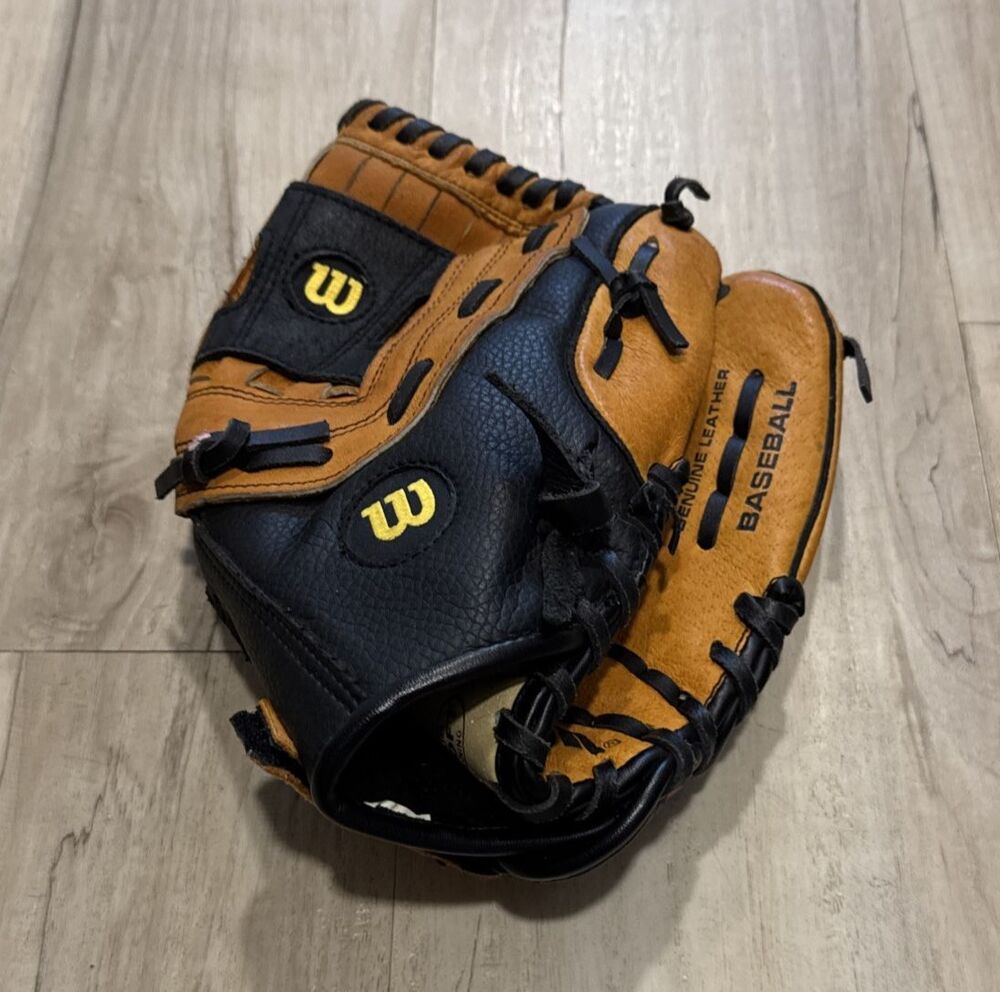 Wilson A2451 MLB11 Youth Baseball Glove 11" Genuine Leather A2451 RHT